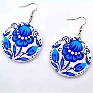 BNWT Hand Painted Amazing Beautiful Earring Set